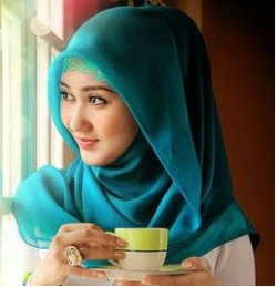 Tips Memakai Hijab Sesuai Bentuk Muka – Coretan Hijau
